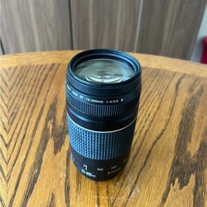 Canon EF 75-300mm f/4-5.6 III Telephoto Zoom Lens T3i T5i T5 T3 60D 70D